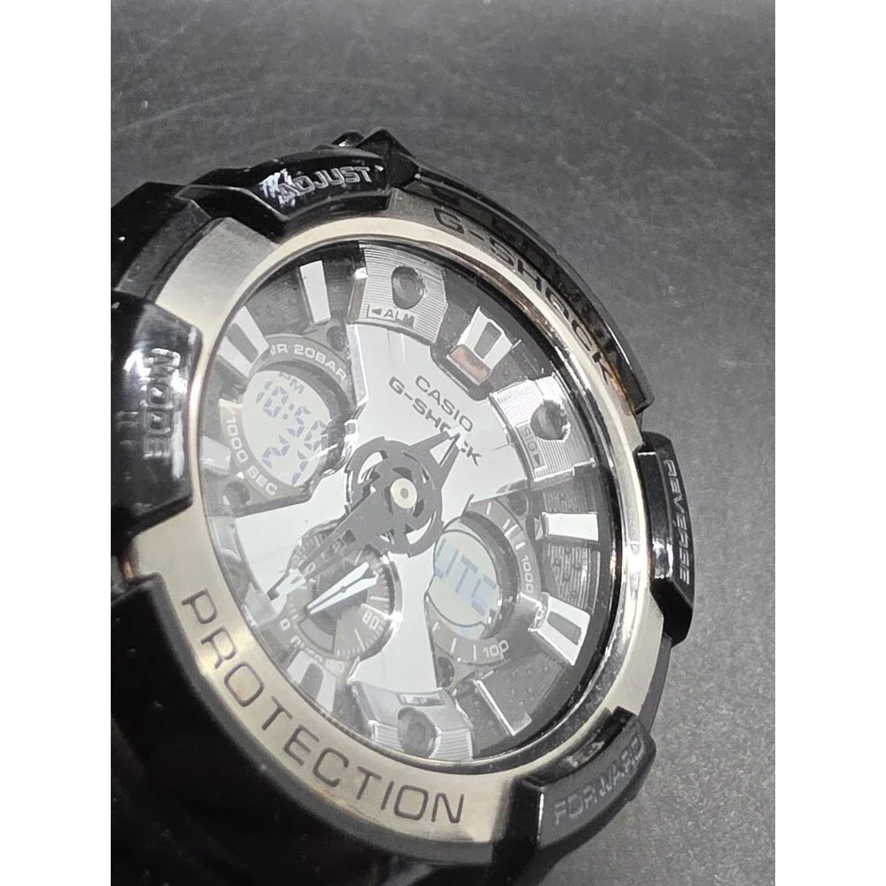 Casio G-Shock 5229 GA-200BW Black/Sliver Digital/Analog Works! (new battery)